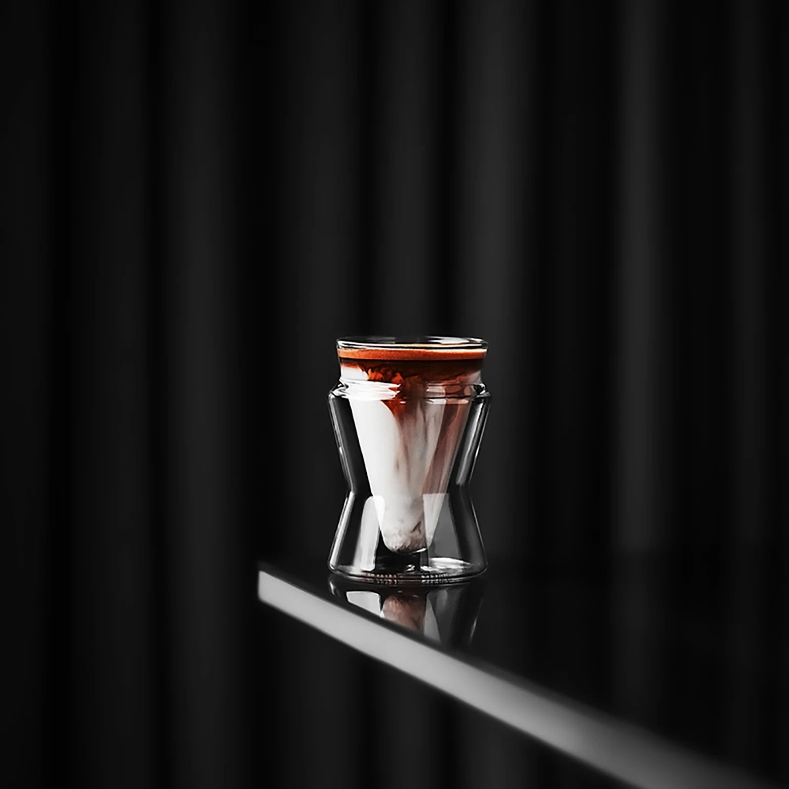 Copo de Vidro Tipo V Série DW Defumado 130ml MHW-3BOMBER